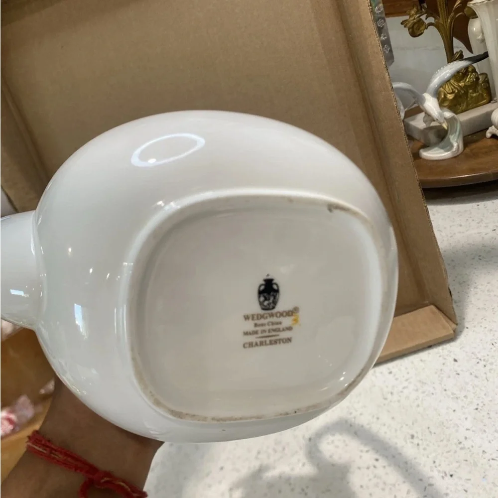 Wedgwood Charleston Coffee Pot‎ 1979-80 Discontinued